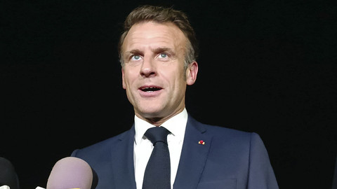 Presiden Prancis Emmanuel Macron di Lanud Halim Perdanakusuma, Selasa (27/5/2025). Foto: Zamachsyari/kumparan