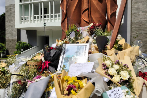 Ucapan duka untuk Argo Ericko Achfandi di Patung Dewi Keadilan FH UGM, Rabu (28/5/2025). Foto: Arfiansyah Panji Purnandaru/kumparan