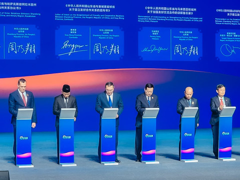 Gubernur Lampung, Rahmat Mirzani Djausal saat memimpin delegasi Lampung dalam ajang Shandong International Friendship Cities Cooperation and Exchange Week di Provinsi Shandong, Tiongkok | Foto : Dok. Istimewa