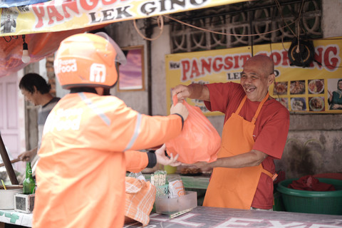 Pesanan Pangit Goreng Lek Gino siap diantar oleh mitra ShopeeFood. Foto: dok. Istimewa