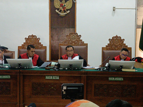 Suasana persidangan gugatan wanprestasi Nikita Mirzani terhadap Reza Gladys di Pengadilan Negeri Jakarta Selatan, Rabu (28/5). Foto: Aprilandika Pratama/kumparan