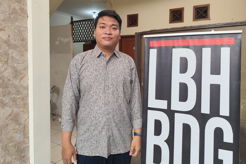 Kepala Advokasi dan Jaringan LBH Bandung M.Rafi Syaiful Ilham di Kantor LBH Bandung, Antapani, Jawa Barat, Rabu (28/5/2025). Foto: Alya Zahra/kumparan 