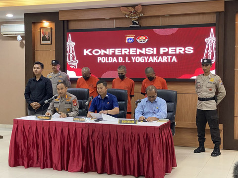 Konferensi pers pengungkapan kasus penyalahgunaan tanah kalurahan di Mapolda DIY. Foto: Resti Damayanti/Pandangan Jogja