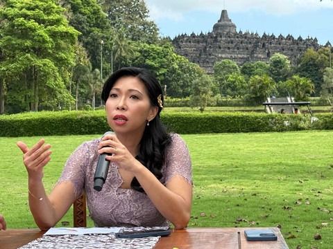 Direktur Utama PT Aviasi Pariwisata Indonesia (InJourney), Maya Watono, dalam media briefing di kawasan Borobudur, Selasa (27/5/2025). Foto: ESP