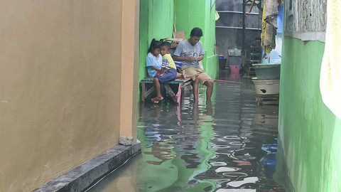 Ratusan rumah di Kelurahan Kampung Mandar, Kecamatan/Kabupaten Banyuwangi, Jawa Timur, terendam banjir rob setinggi 50 hingga 100 centimeter. Foto: Dok. Istimewa