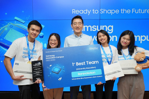 Tim Rarevolution dari BINUS University jadi yang terbaik pada kategori Universitas, Samsung Innovation Campus 6.  Foto: dok. Samsung Indonesia