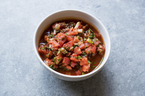 Ilustrasi salad bostana. Foto: Shutterstock