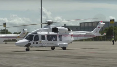 Helikopter yang membawa Presiden Prabowo Subianto dan Presiden Prancis Emmanuel Macron bersiap tinggal landas di Yogyakarta International Airpot (YIA) Kulon Progo, D.I Yogyakarta, Kamis (29/5/2025). Foto: Youtube/Sekretariat Presiden