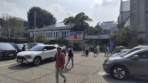 Suasana di Gereja Katedral, Jakarta Pusat saat perayaan Kenaikan Yesus Kristus. Foto: Rachmadi Rasyad/kumparan