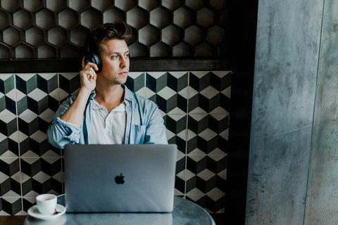 Ilustrasi Chord Pernah Ada Rasa Cinta, sumber gambar unsplash/Austin Distel