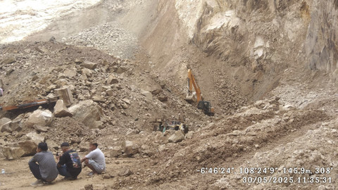 Longsor di Gunung Kuda, Kabupaten Cirebon, Jawa Barat, pada Jumat (30/5/2025). Foto: Dok. BPBD Jabar