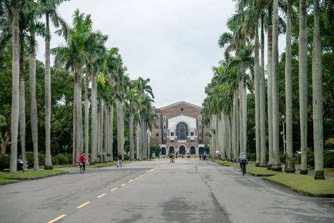 Ilustrasi Materi UM UNDIP, Sumber Unsplash Poh Soo Donald Soh