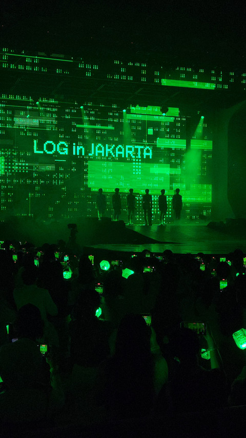 Penampilan NCT WISH saat konser LOG in Jakarta yang digelar di Tennis Indoor Senayan, Sabtu (31/5). Foto: Ela Nurlaela/kumparan