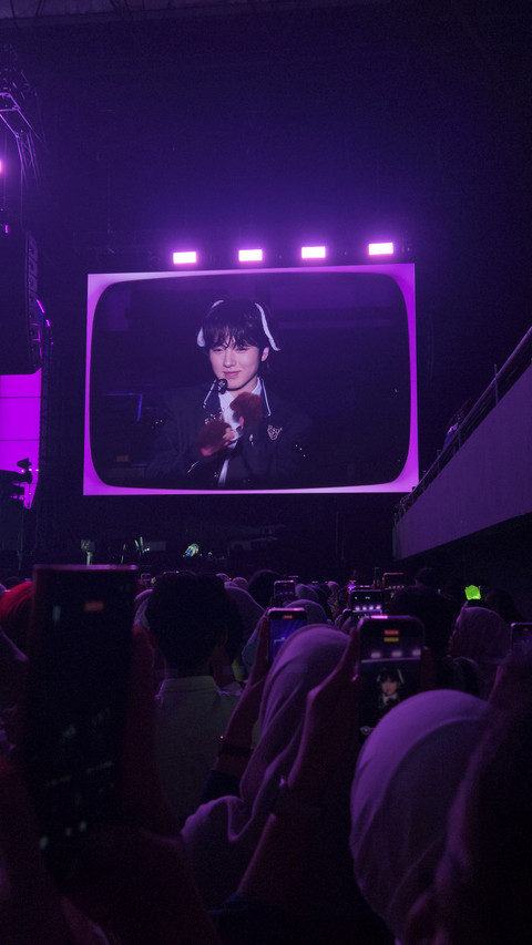 Member termuda NCT WISH, Sakuya, saat di konser LOG in Jakarta yang digelar di Tennis Indoor Senayan, Sabtu (31/5). Foto: Ela Nurlaela/kumparan