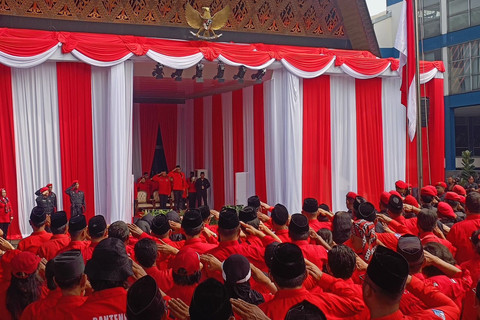 DPP PDIP menggelar upacara peringatan Hari Lahir Pancasila di Sekolah Partai PDIP, Jakarta Selatan, Minggu (1/6/2025). Foto: Haya Syahira/kumparan