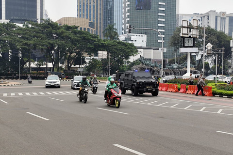 Massa aksi buruh di Patung Kuda membubarkan diri pada Minggu (1/6/2025). Foto: Luthfi Humam/kumparan