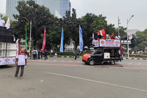 Massa aksi buruh di Patung Kuda membubarkan diri pada Minggu (1/6/2025). Foto: Luthfi Humam/kumparan