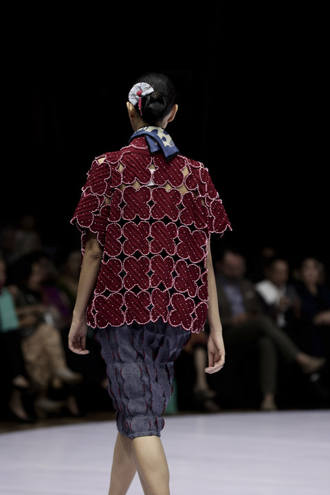 Koleksi Oscar Lawalata Culture di Fashion show BTN Grand Gala di Indonesia Fashion Week 2025 di Jakarta Convention Center (JCC) Senayan, Jakarta, Sabtu (31/5/2025). Foto: BTN Indonesia Fashion Week