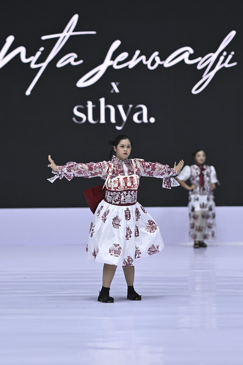 Koleksi Nita Seno Adji x Sthya di Fashion show BTN Grand Gala di Indonesia Fashion Week 2025 di Jakarta Convention Center (JCC) Senayan, Jakarta, Sabtu (31/5/2025). Foto: BTN Indonesia Fashion Week