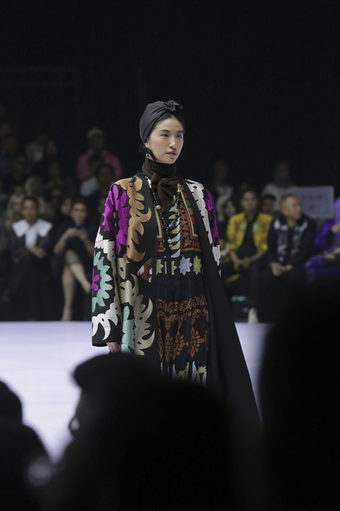 Koleksi Itang Yunasz Prime di Fashion show BTN Grand Gala di Indonesia Fashion Week 2025 di Jakarta Convention Center (JCC) Senayan, Jakarta, Sabtu (31/5/2025). Foto: BTN Indonesia Fashion Week