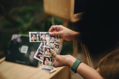 Ilustrasi Apakah Di Kokas Ada Photobooth, Foto: Unsplash/staticnak1983.