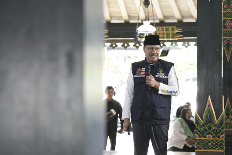Mensos Saifullah Yusuf atau Gus Ipul dialog bersama pilar-pilar sosial di Pendopo Bupati Wonosobo, Jawa Tengah, Minggu (1/6/2025). Foto: Biro Humas Kemensos