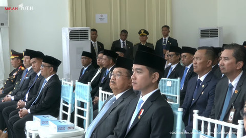 Wakil Presiden Ke-10 dan Ke-12 RI Jusuf Kalla menghadiri upacara Hari Lahir Pancasila di Gedung Pancasila Kemlu RI, Jakarta, Senin (2/6/2025). Foto: Youtube/Sekretariat Presiden