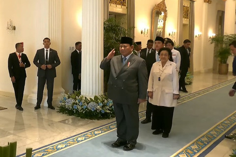 Presiden Prabowo Subianto dan Presiden ke-5 Megawati Soekarnoputri menghadiri upacara Hari Lahir Pancasila di Gedung Pancasila Kemlu RI, Jakarta, Senin (2/6/2025). Foto: Youtube/Sekretariat Presiden