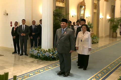 Presiden Prabowo Subianto dan Presiden ke-5 Megawati Soekarnoputri menghadiri upacara Hari Lahir Pancasila di Gedung Pancasila Kemlu RI, Jakarta, Senin (2/6/2025). Foto: Youtube/Sekretariat Presiden
