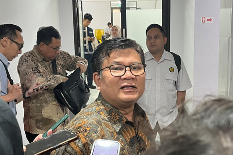  Direktur Jenderal Ketenagalistrikan Kementerian ESDM Jisman P Hutajulu saat ditemui di kantornya, Senin (2/6/2025). Foto: Fariza Rizky Ananda/kumparan