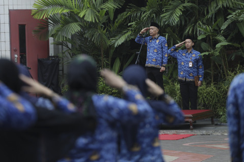 Wamensos Agus Jabo Priyono hadir dalam Upacara Peringatan Hari Lahir Pancasila di Kantor Kementerian Sosial, Senin (2/6/2025). Foto: Kemensos RI