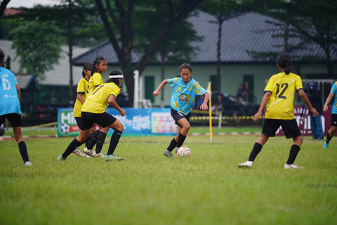 Amanda Fitriani, pemain SDN 073 Pajagalan B di MilkLife Soccer Challenge Bandung 2025. Foto: Dok. MilkLife Soccer Challenge