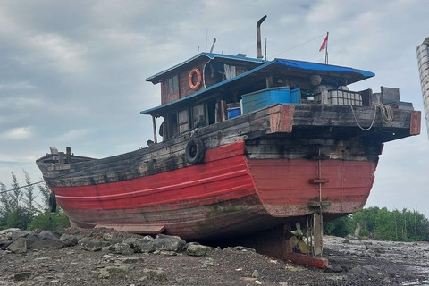 TNI AL gagalkan penyelundupan pasir timah ilegal menuju Malaysia.  Foto: Dispenal