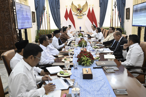 Menteri Sosial Saifullah Yusuf (Gus Ipul) hadiri rapat terbatas bersama menteri di Istana Negara, Senin (2/6/2025). Foto: Kemensos RI