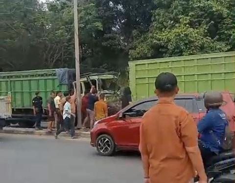 Kecelakaan beruntun libatkan 3 kendaraan di Rajabasa Bandar Lampung. | Foto: istimewa