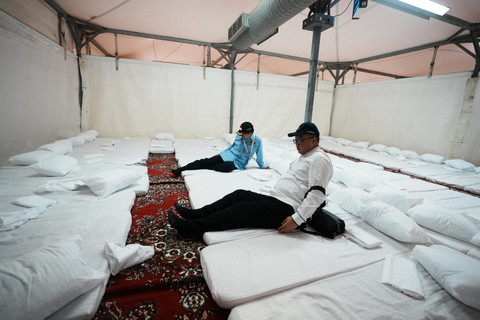 Menag Nasaruddin Umar meninjau persiapan di Armuzna. Foto: Dok. Media Center Haji 2025