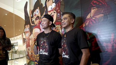 Denny Sumargo dan Donny Damara dalam Perilisan Poster dan Trailer Warkop DKI Kartun dan Panji Tengkorak, Kemang, Jakarta Selatan, Senin (2/6/2025). Foto: Giovanni/kumparan