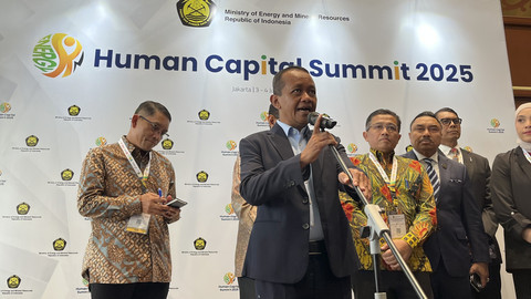 Menteri ESDM Bahlil Lahadalia saat Human Capital Summit 2025 di JICC Senayan, Jakarta, Selasa (3/6/2025). Foto: Fariza Rizky Ananda/kumparan