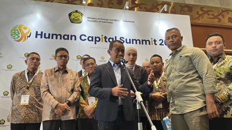 Menteri ESDM Bahlil Lahadalia saat Human Capital Summit 2025 di JICC Senayan, Jakarta, Selasa (3/6/2025). Foto: Fariza Rizky Ananda/kumparan