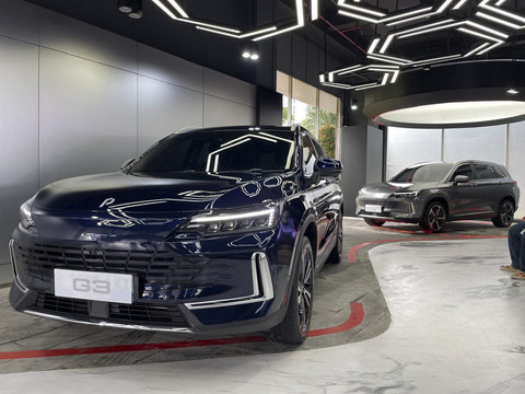 Pembukaan showroom mobil listrik Polytron di kawasan Sudirman, Jakarta Pusat, Selasa (3/6/2025). Foto: Sena Pratama/kumparan