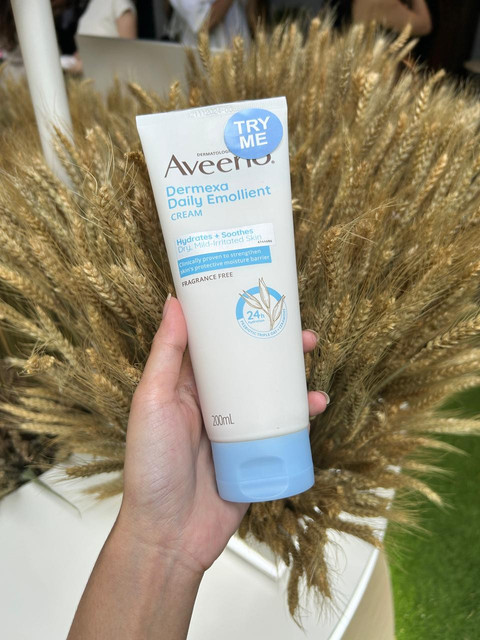 Aveeno Dermexa Daily Emollient Cream. Foto: Dok. Judith Aura/kumparan