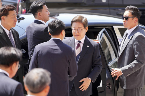 Presiden Korea Selatan Lee Jae-myung tiba untuk mengikuti upacara pelantikannya di Majelis Nasional, Seoul, Korea Selatan, Rabu (4/6/2025). Foto: Lee Jin-Man/Pool/AFP