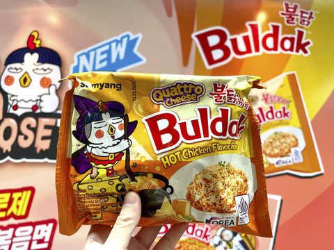 Varian terbaru dari Samyang, Samyang Quattro Cheese. Foto: Salsha Okta Fairuz/kumparan