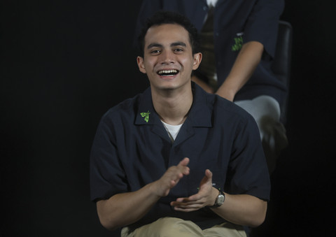 Pemeran Film Omara Esteghlal menjawab pertanyaan wartawan saat konferensi pers official trailer dan soundtrack film Tinggal Meninggal di Metropole, Jakarta, Rabu, (4/6/2025). Foto: Agus Apriyanto