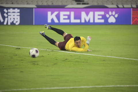 Pemain Timnas China menggelar latihan jelang hadapi timnas Indonesia dalam laga lanjutan ronde 3 kualifikasi Piala Dunia 2026 di Stadion Utama GBK, Rabu (4/6/2025). Foto: Aditia Noviansyah/kumparan