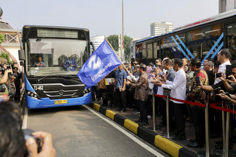 Gubernur DKI Jakarta, Pramono Anung, meresmikan layanan Transjabodetabek P11 rute Blok M-Kota Bogor serta memperpanjang rute Koridor 13 dalam acara yang digelar di Terminal VI Blok M, Jakarta Selatan, Kamis (5/6/2025). Foto: Dok. Pemprov DKI Jakarta