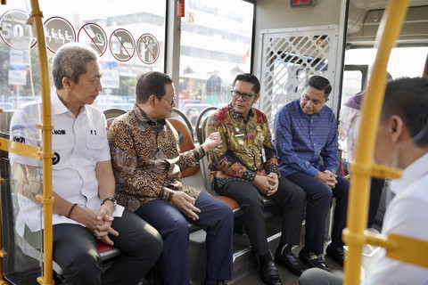 Gubernur DKI Jakarta, Pramono Anung, meresmikan layanan Transjabodetabek P11 rute Blok M-Kota Bogor serta memperpanjang rute Koridor 13 dalam acara yang digelar di Terminal VI Blok M, Jakarta Selatan, Kamis (5/6/2025). Foto: Dok. Pemprov DKI Jakarta