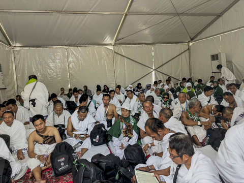 Suasana di tenda misi haji. Foto: Moh Fajri/kumparan