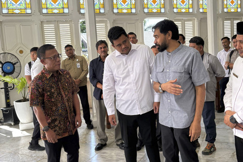 Gubernur Sumut Bobby Nasution dan Bupati Tapteng Masinton Pasaribu temui Gubernur Aceh Muzakir Manaf soal status 4 pulau Aceh yang kini jadi milik Sumut sesuai surat keputusan Kemendagri pada Rabu (4/6/2025). Foto: Dok. Istimewa