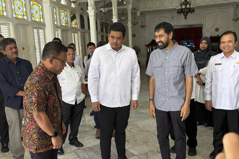 Gubernur Sumut Bobby Nasution dan Bupati Tapteng Masinton Pasaribu temui Gubernur Aceh Muzakir Manaf soal status 4 pulau Aceh yang kini jadi milik Sumut sesuai surat keputusan Kemendagri pada Rabu (4/6/2025). Foto: Dok. Istimewa